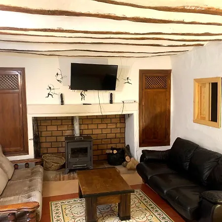 La Cabieda - Junto Al Rio Canamares - Ideal Grupos Y Familias Chilluevar
